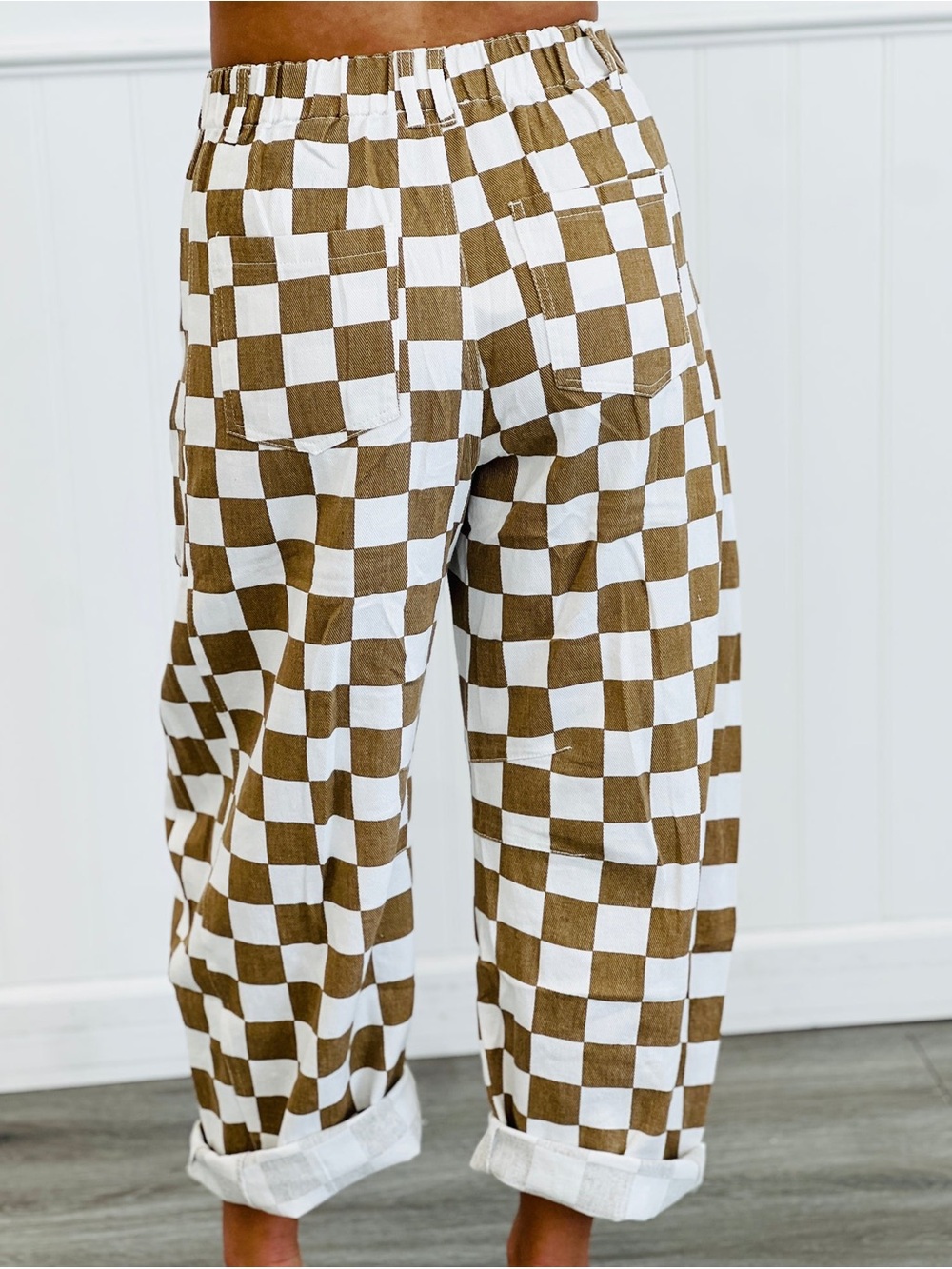 Oddi Boutique Checkerboard Barrel Leg Pants in Brown & White - Size 1X - Picture 2 of 4